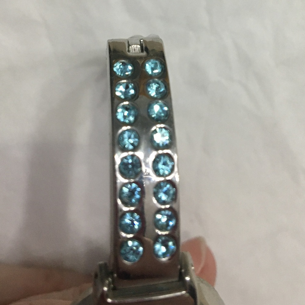 Turquoise colored watch - Picture 3 of 4